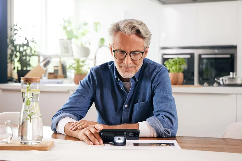 Glare-free light for relaxed eyes