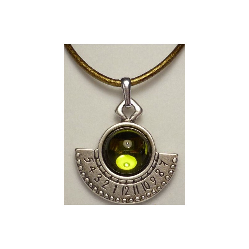 Ragalaxys Necklace Hypatia Sundial Apple Green