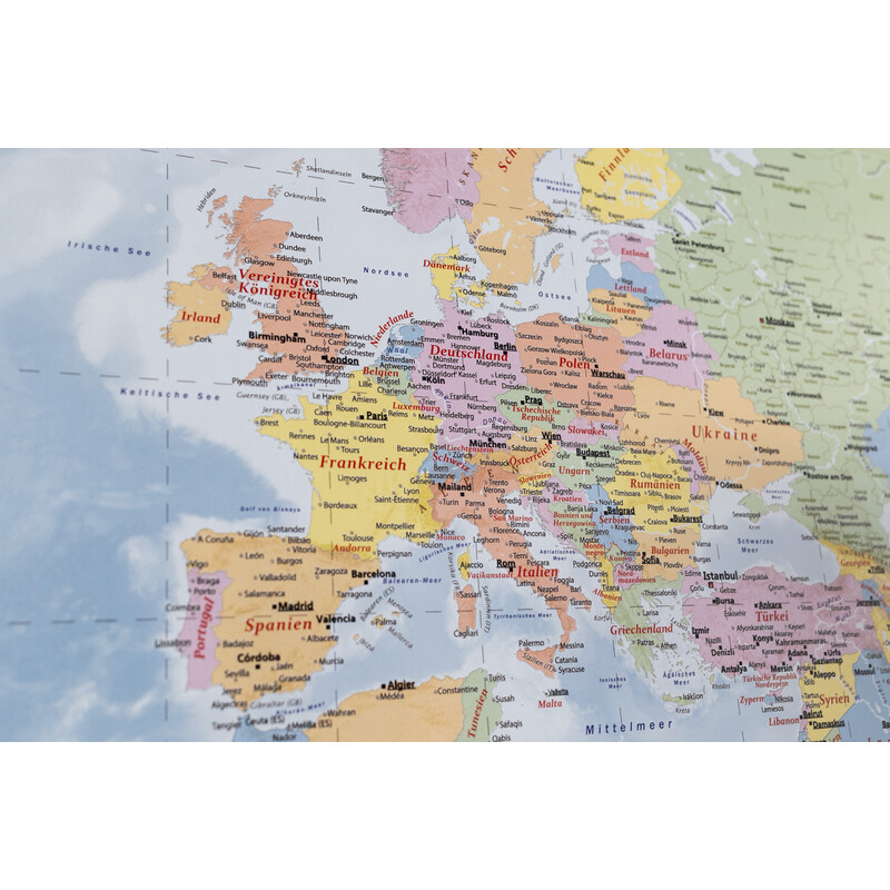 GeoMetro World map political (140 x 100 cm)